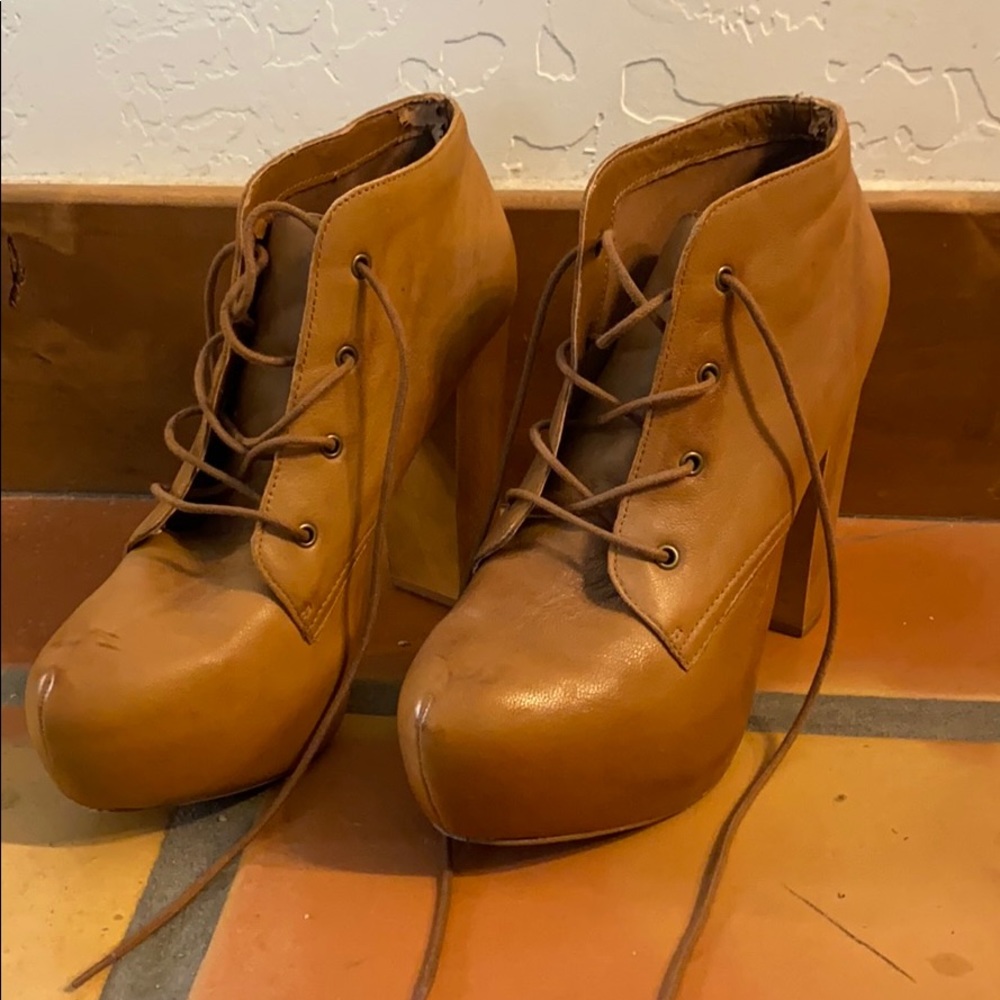 “Craizie” Camel Bootie